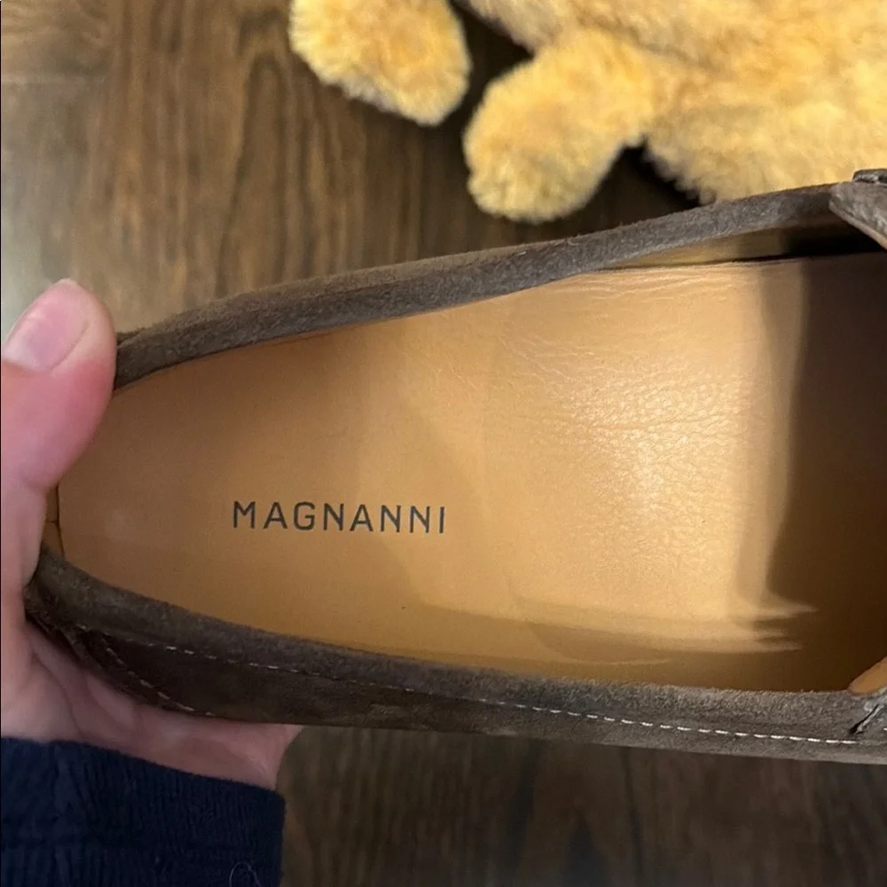 Magnanni Men's Taupe Suede Driving Loafers